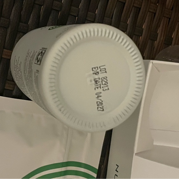 NUTRAFOL Women’s Vegan Hair Growth Pack - Picture 3 of 11